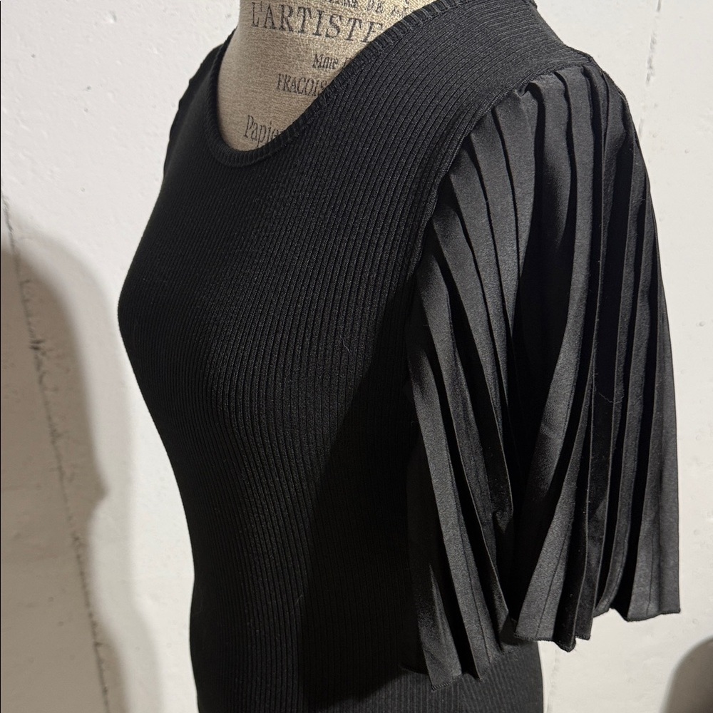 🛍️ BEBÉ Black Pleated Sleeve Blouse. - Picture 2 of 7